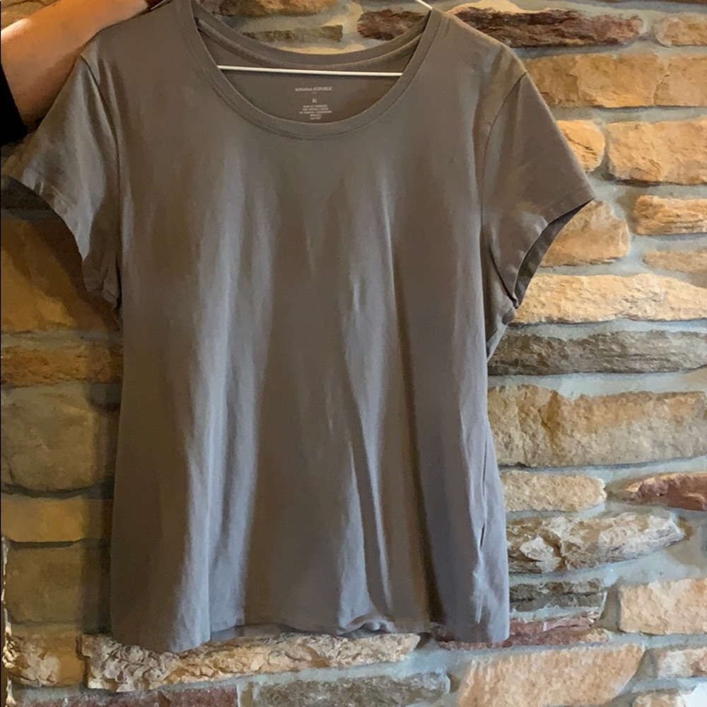 Brown tee